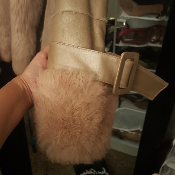 BeBe Gold Leather & Rabbit - Picture 3 of 4